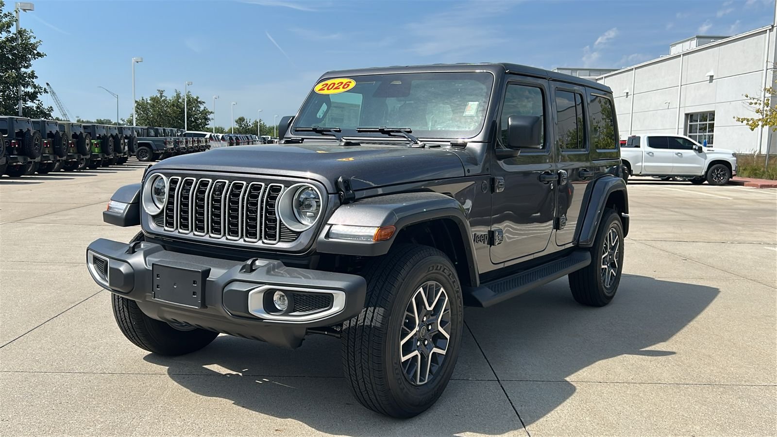 New 2026 Granite Crystal Metallic Clear-Coat Exterior Paint Jeep Sahara image 8