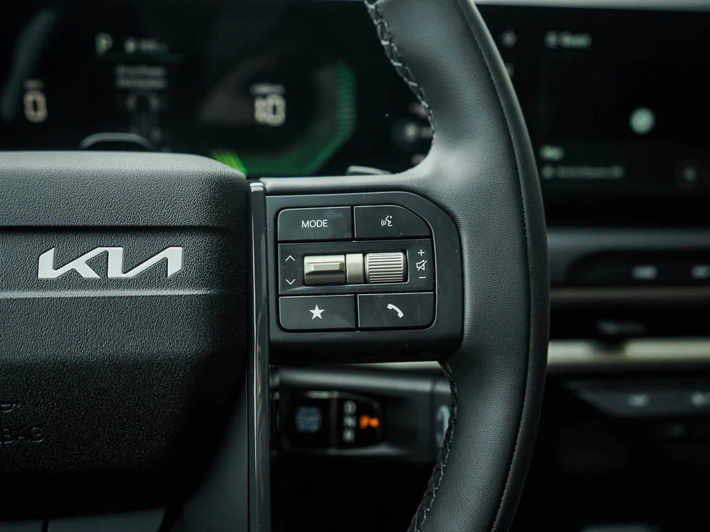 New 2027 Glacial White Pearl Kia S AWD image 23