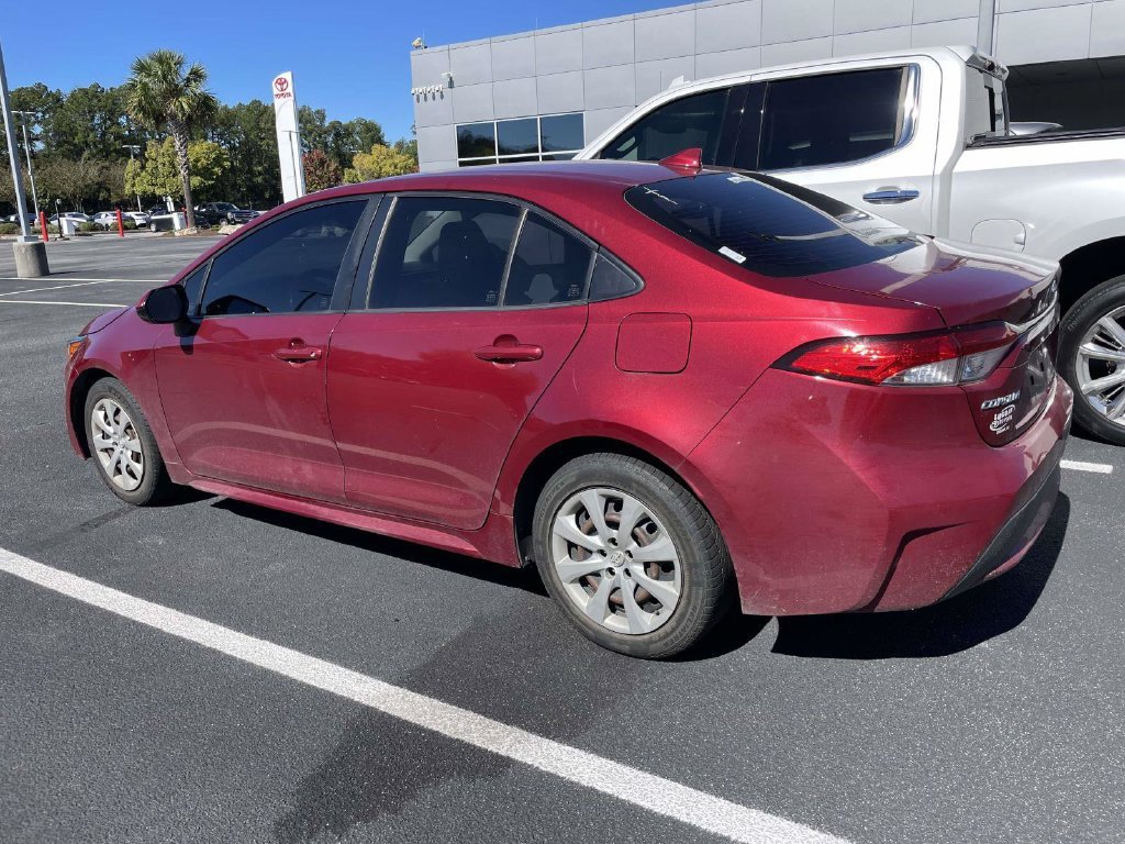 Used 2022 Red Toyota LE image 5