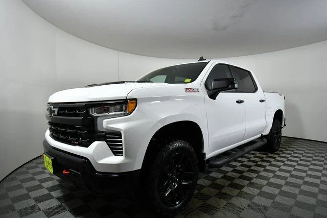 Used 2025 White Chevrolet LT Trail Boss image 6