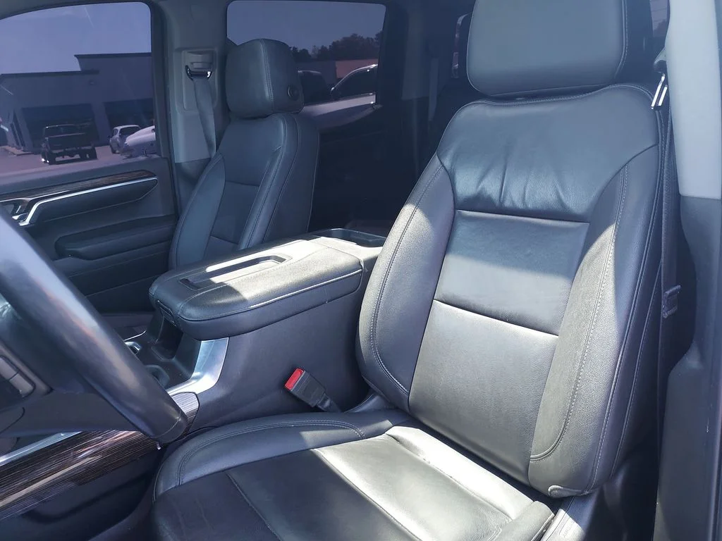 Used 2022 Black GMC Elevation image 17