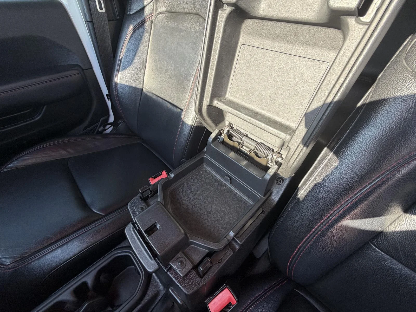Used 2019 Bright White Clearcoat Jeep Rubicon image 14