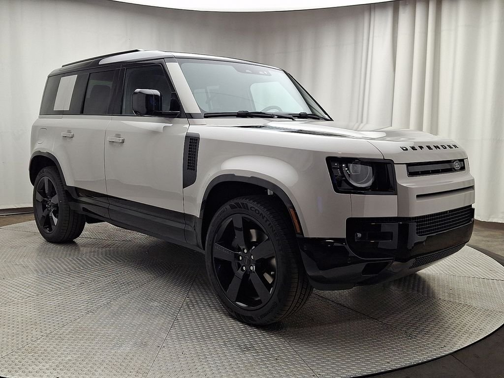 New 2026 Borasco Grey Metallic Land Rover X-Dynamic SE image 2