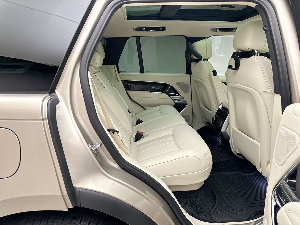 New 2026 Batumi Gold Premium Metallic Land Rover SE image 7
