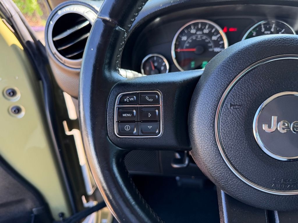Used 2013 Commando Green Jeep Unlimited Sport image 15