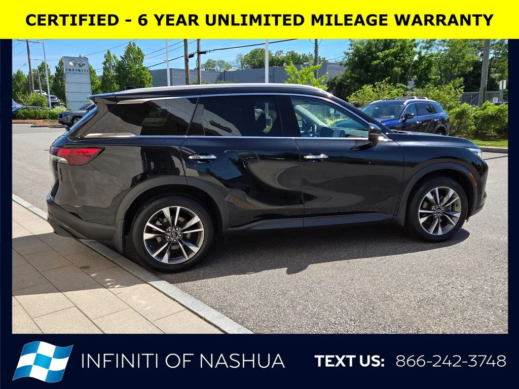 Certified Used 2023 Black INFINITI LUXE image 16