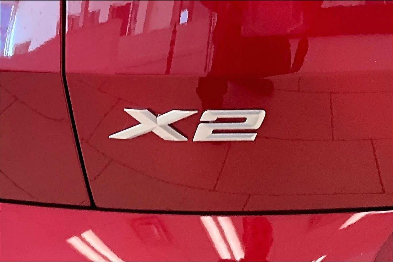 Used 2025 Vegas Red Metallic BMW xDrive28i image 29