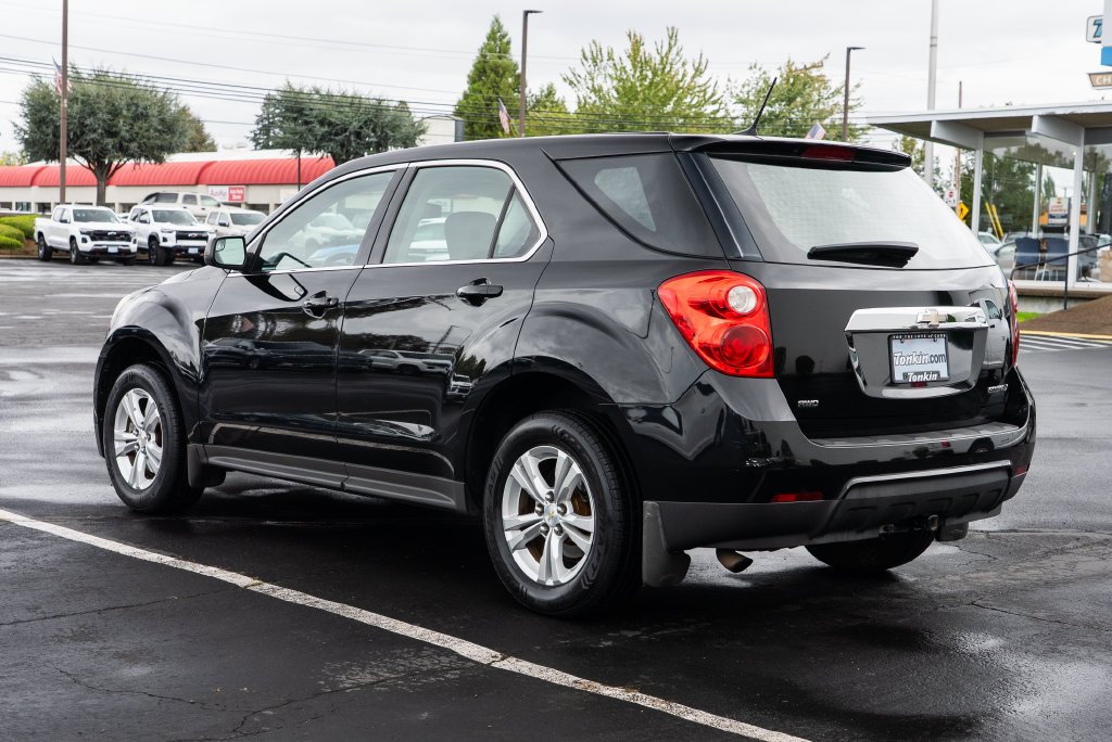 Used 2013 Black Chevrolet LS image 4