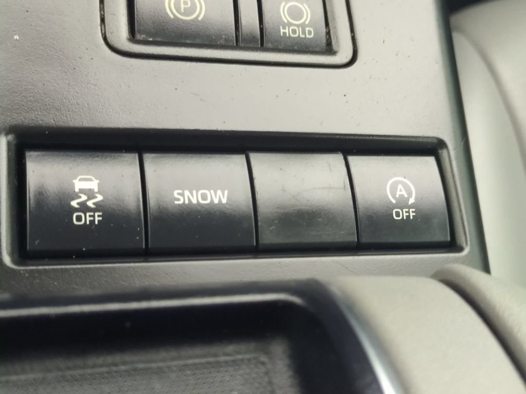 2021 Toyota Highlander XLE - Photo 30