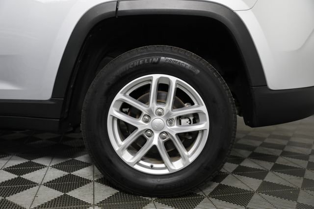 Used 2025 Silver Jeep Laredo image 30