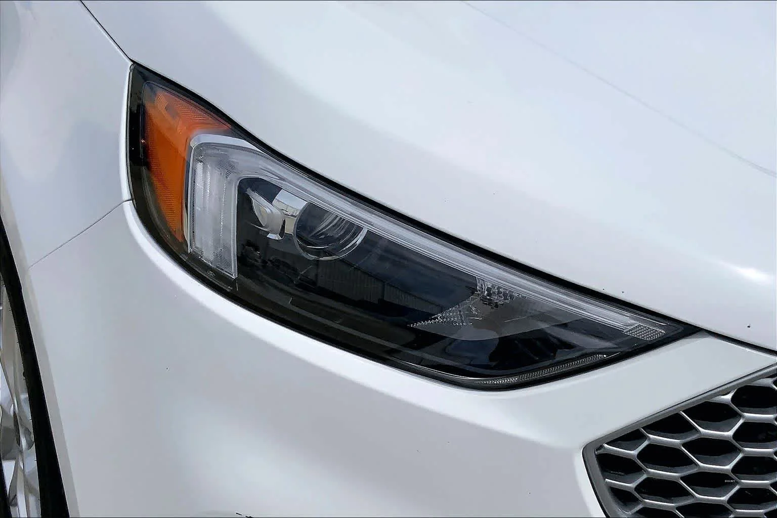 Used 2024 Oxford White Ford SEL image 27
