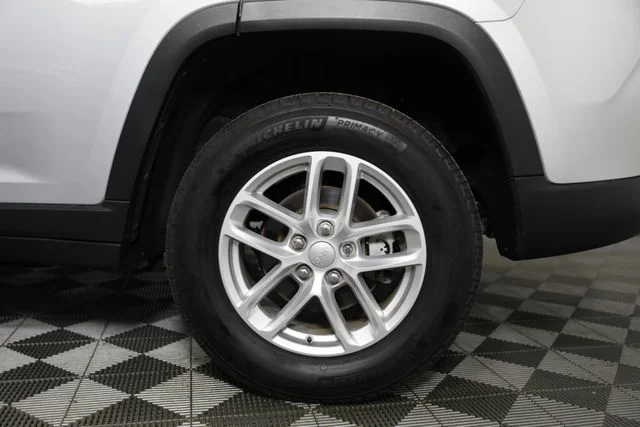 Used 2025 Silver Jeep Laredo X image 30