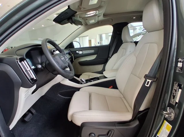 2026 Volvo XC40 Plus - Photo 20