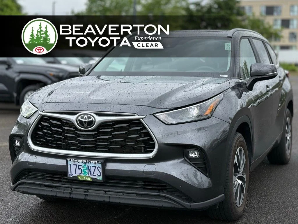2023 Toyota Highlander XLE FWD's photo