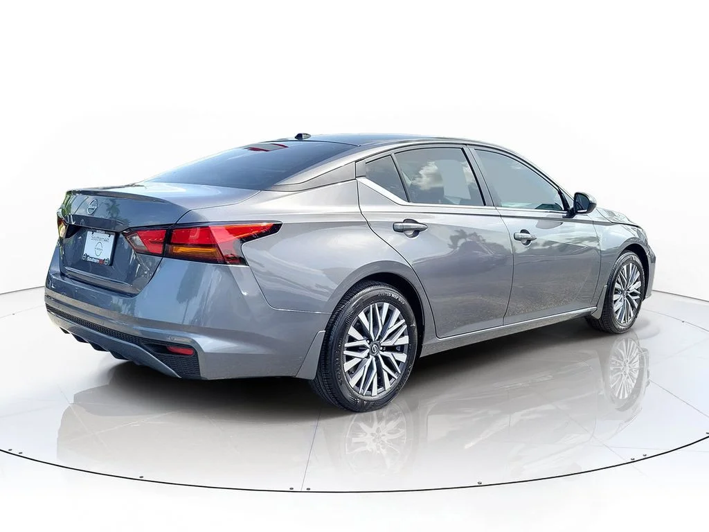 New 2026 Gray Nissan 2.5 SV image 7