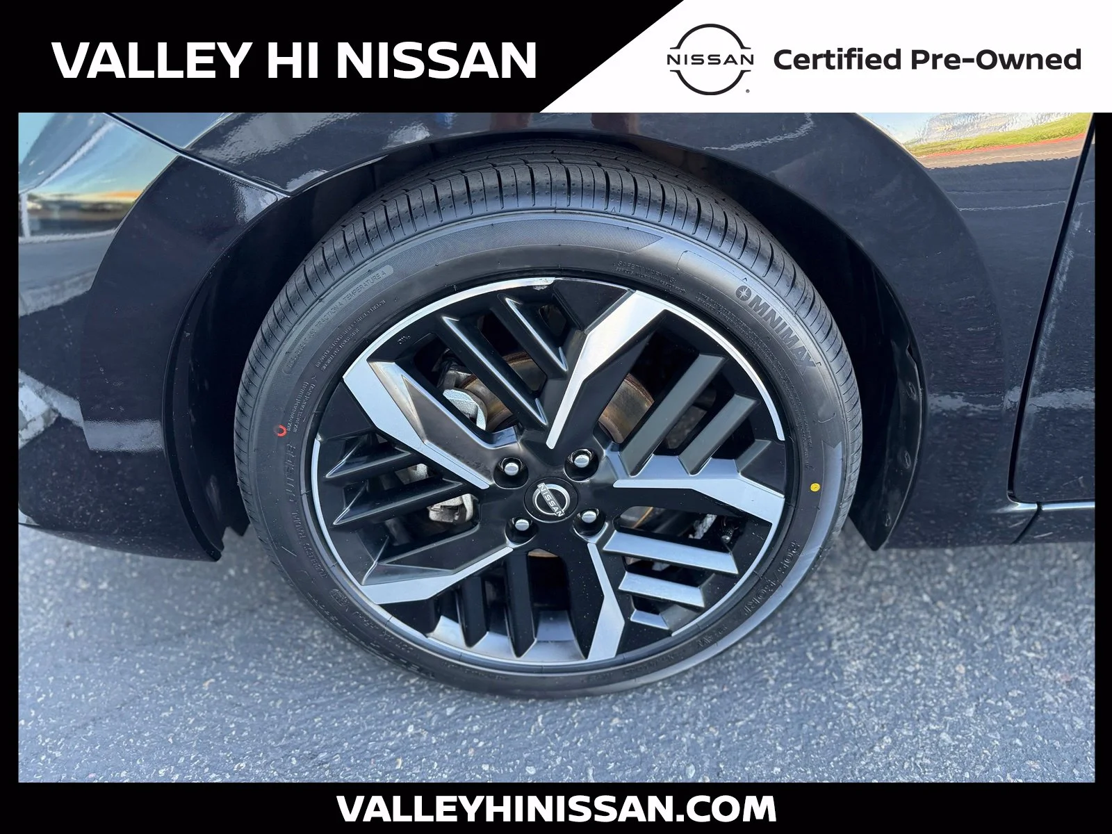 2024 Nissan Versa Sedan SR - Photo 10
