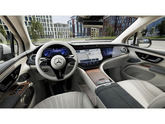 Certified Used 2023 White Mercedes-Benz 580 image 3