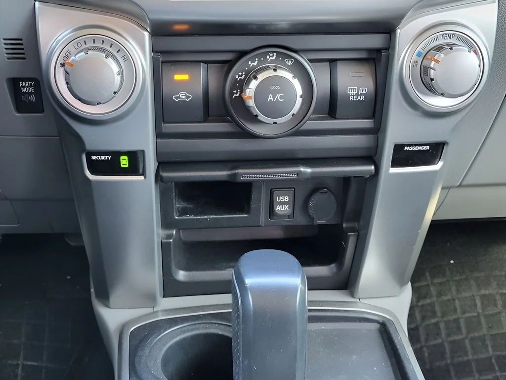 Used 2013 Classic Silver Metallic Toyota SR5 image 15