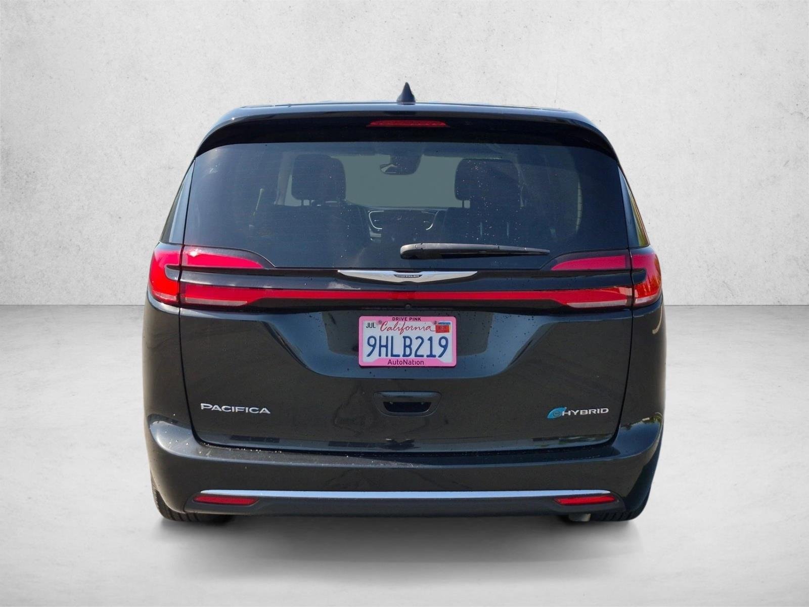 Used 2022 Brilliant Black Crystal Pearlcoat Chrysler Hybrid Touring L image 7