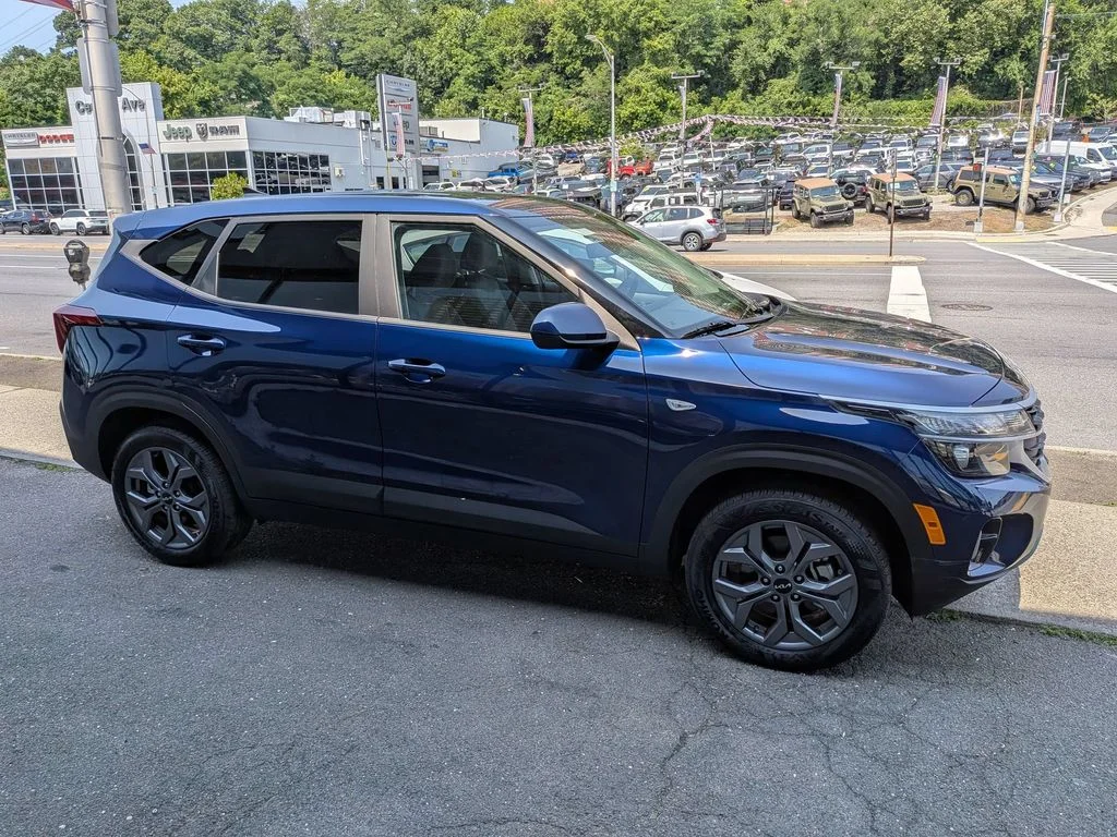 Used 2025 Blue Kia LX image 5