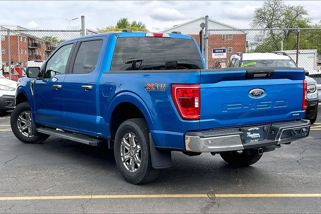 Used 2021  Ford XLT image 9