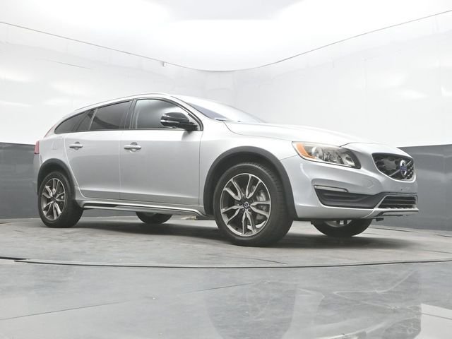 Used 2017 Silver Volvo T5 image 33