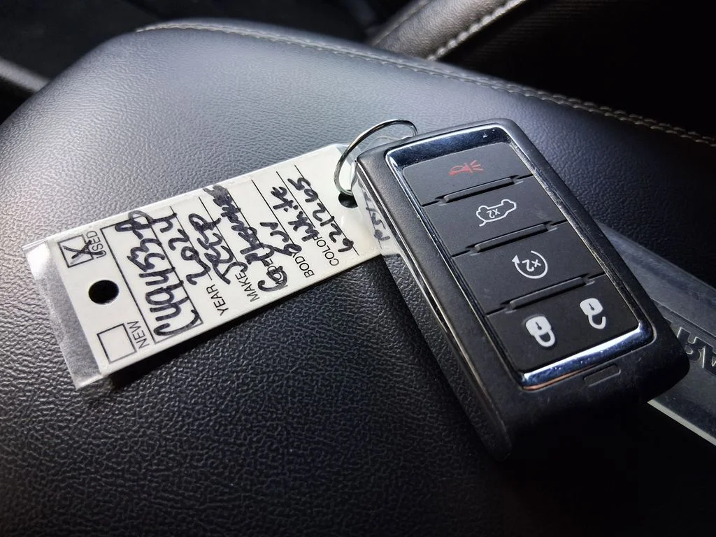 Used 2024 White Jeep Altitude image 23
