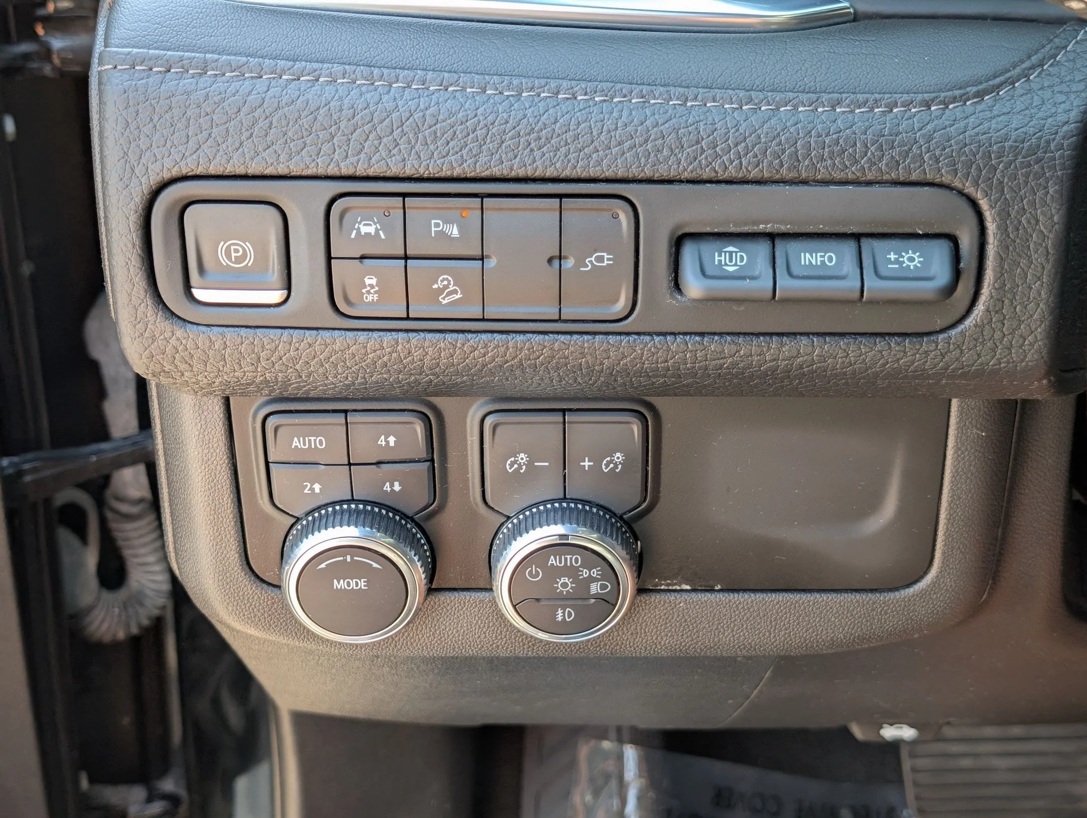 Used 2021 Onyx Black GMC Denali image 24