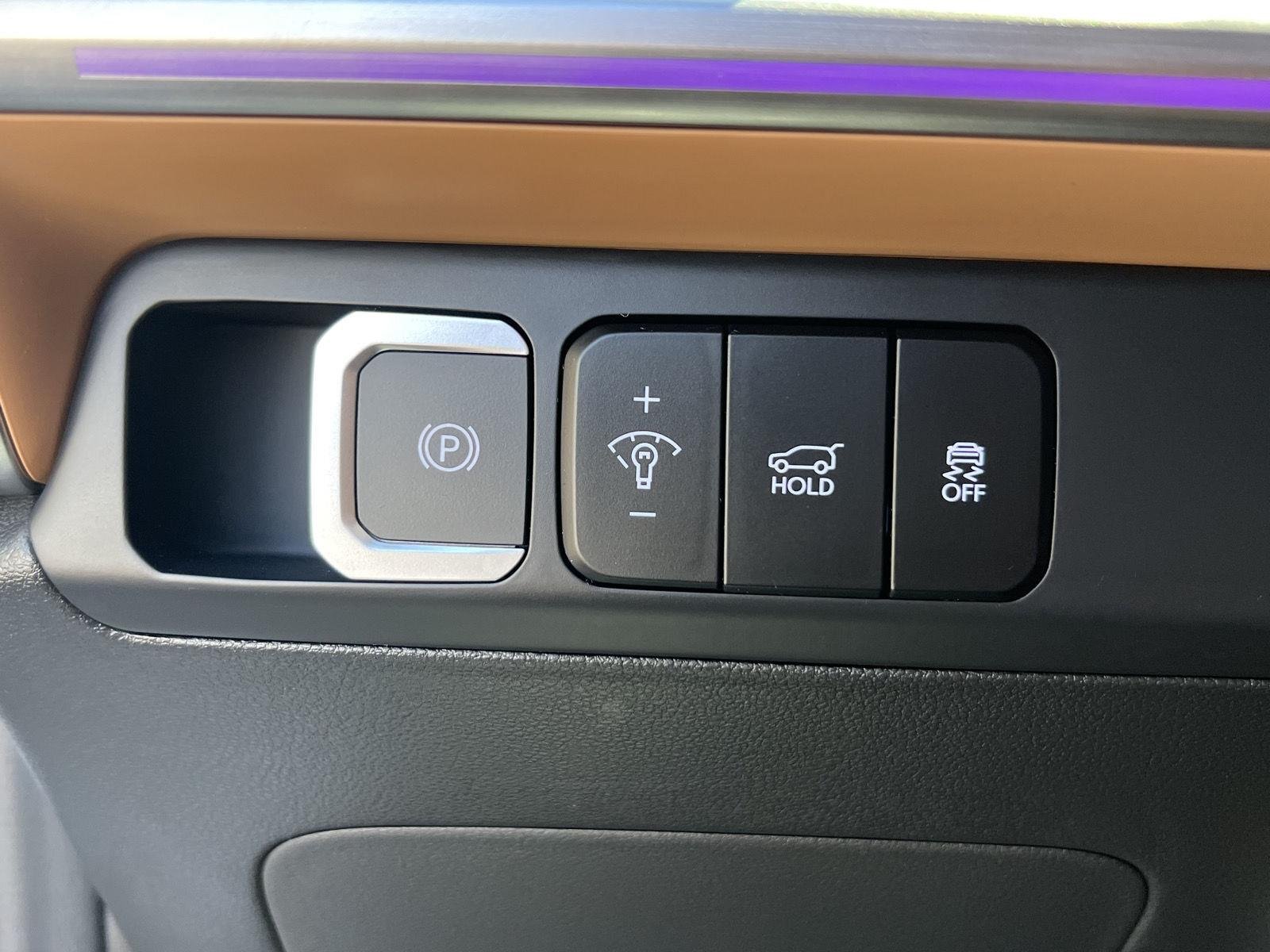 2025 Hyundai Santa Fe Limited - Photo 30