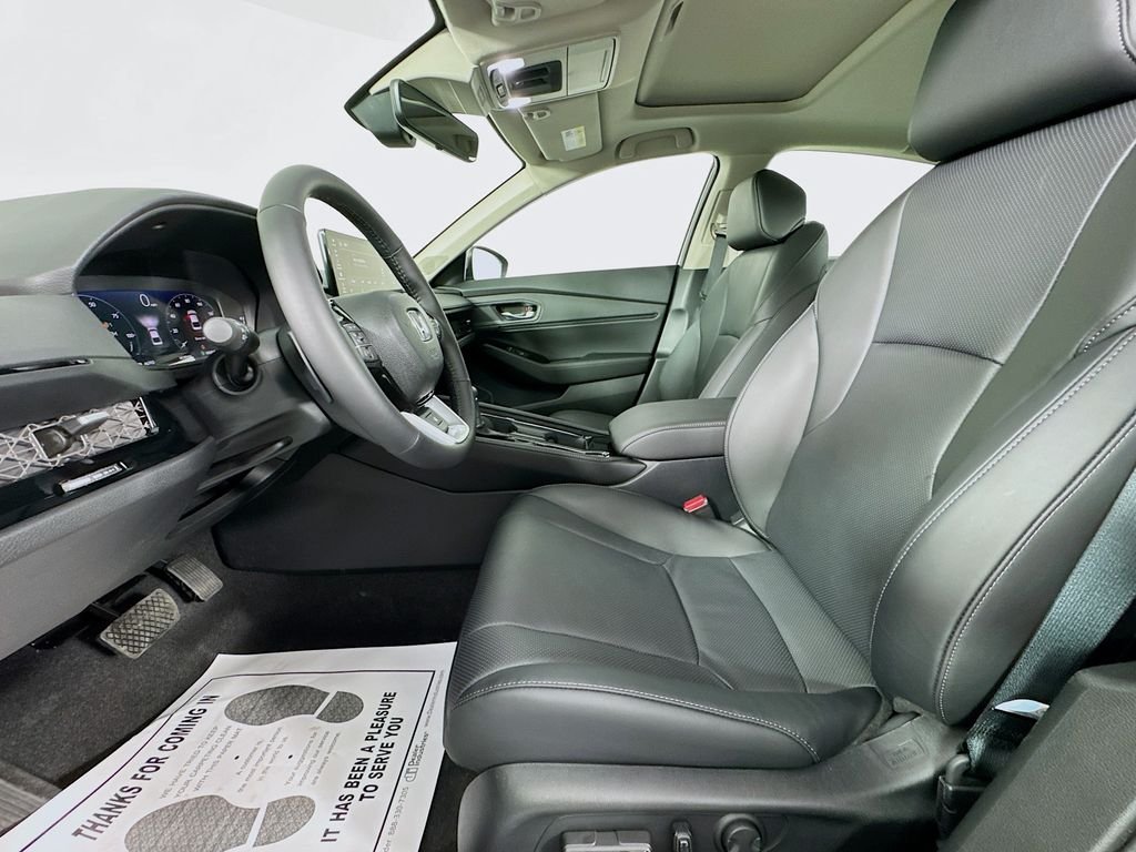 New 2026 Urban Gray Pearl Honda Touring image 31