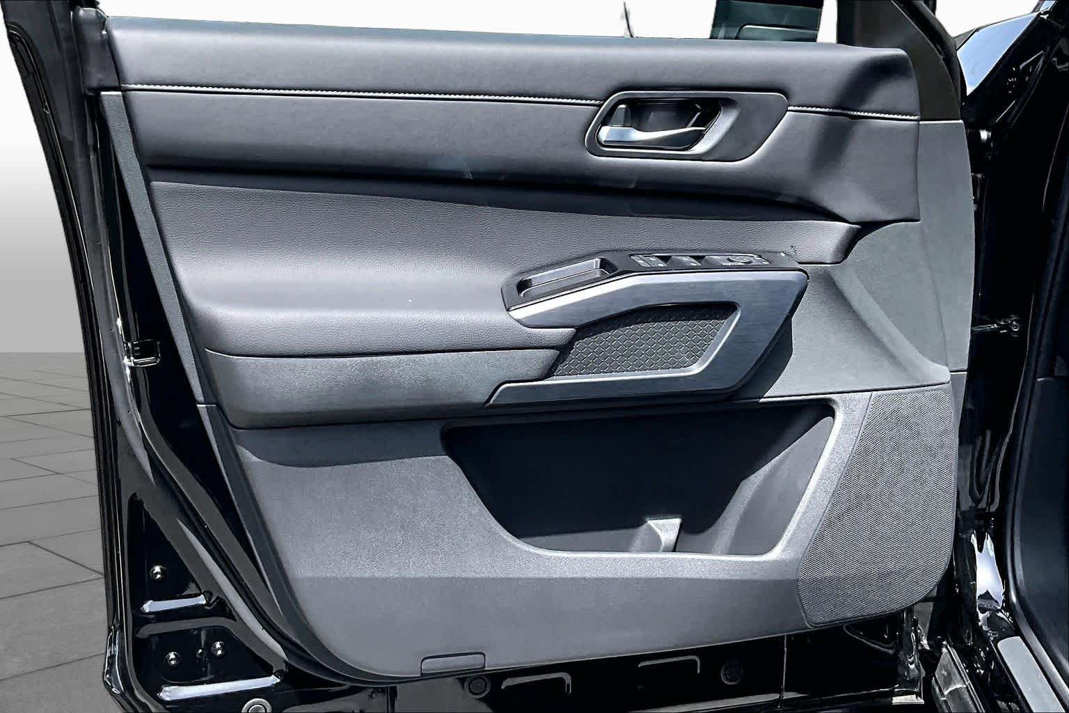 New 2026 Super Black Nissan SL image 10