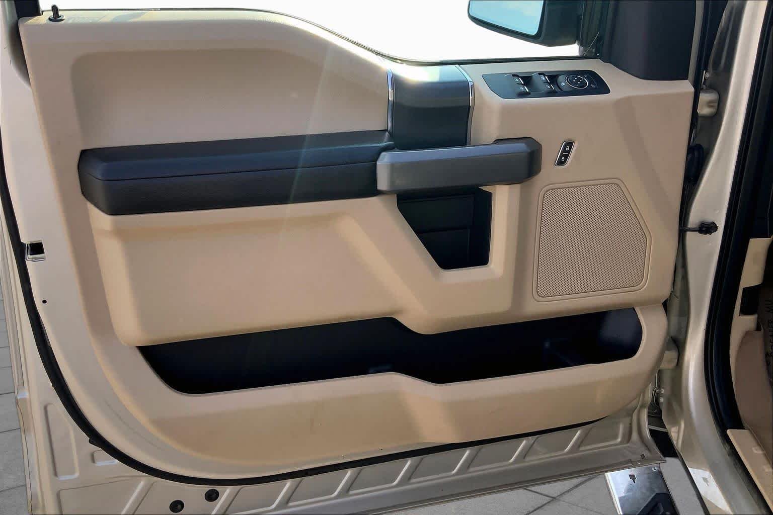 Used 2017 White Gold Ford XLT image 20