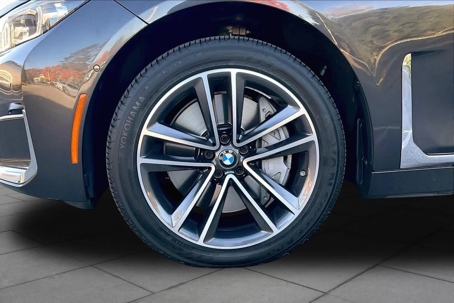 Used 2022 Dark Graphite Metallic BMW 750i xDrive image 10