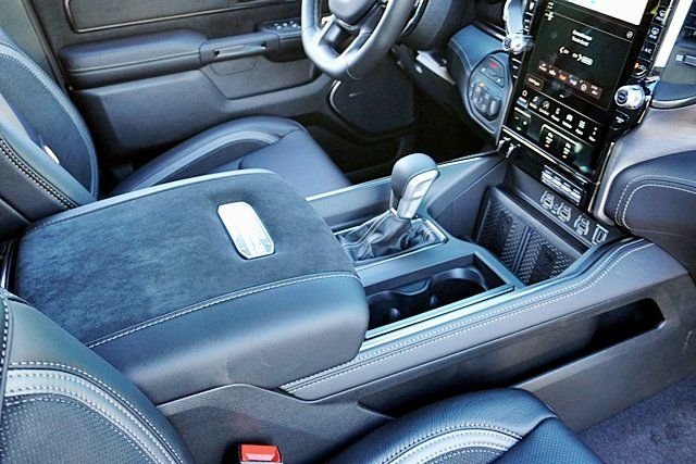 New 2026 Diamond Black Crystal Pearl-Coat Exterior Paint RAM RHO image 15