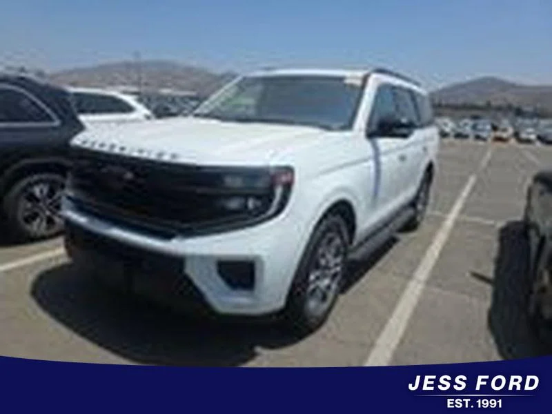 Used 2025 Oxford White Ford Active image 1