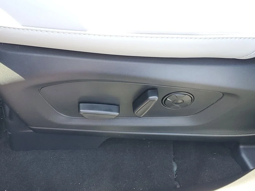 New 2026 Space White Metallic Ford Platinum™ image 7