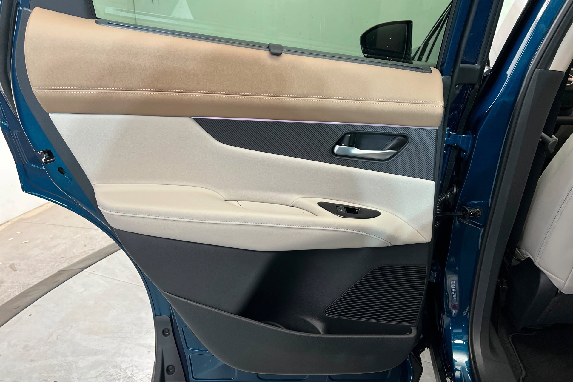 New 2026 Aurora Blue Pearl Metallic / Super Black Two-tone Nissan Platinum image 19