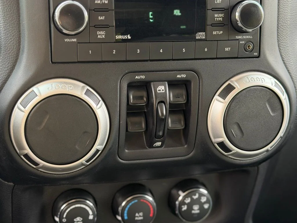Used 2018 Red Jeep Unlimited Sahara image 12