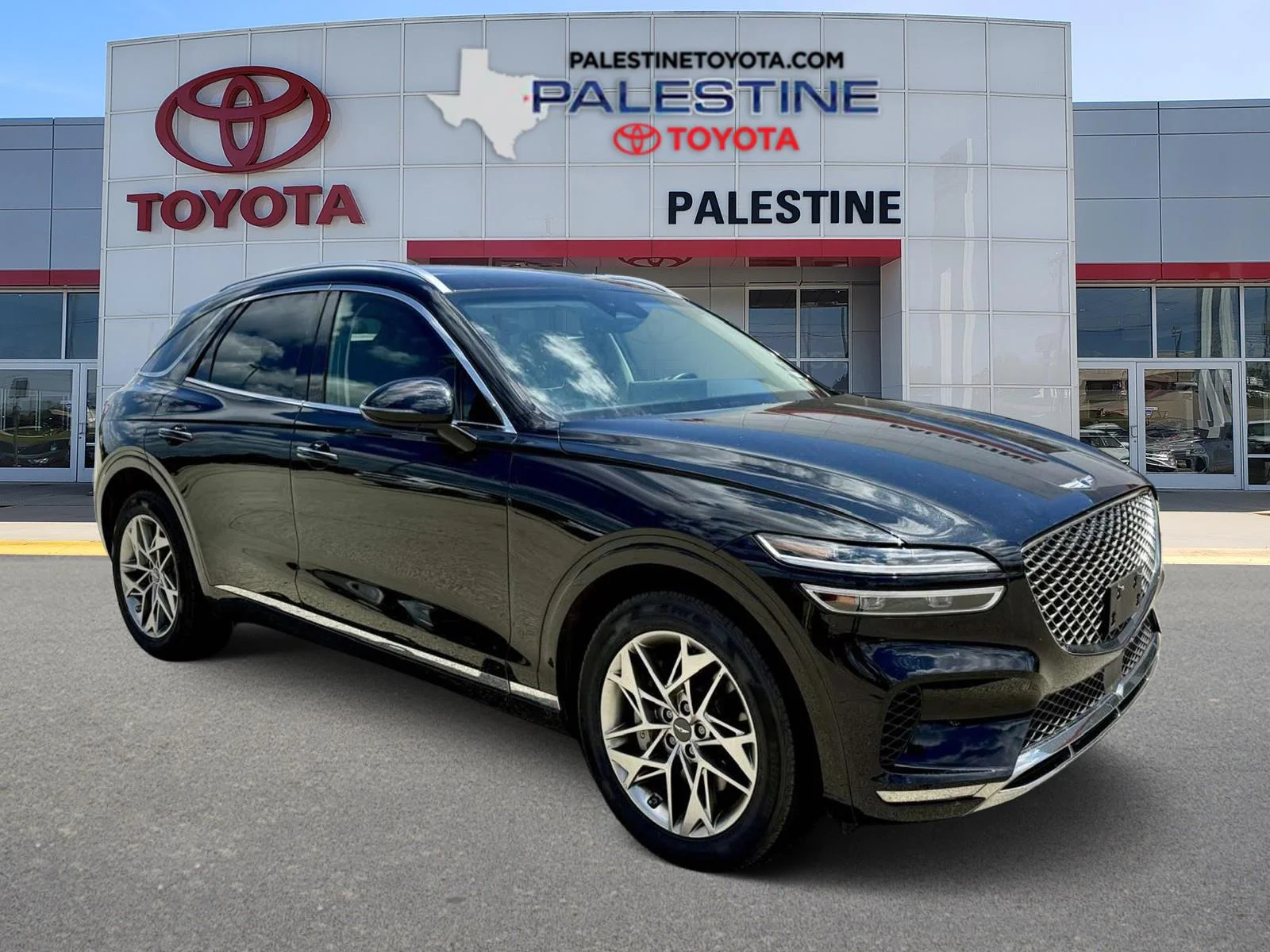 Used 2025 Black Genesis 2.5T image 1
