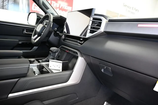 2026 Toyota Tundra Limited - Photo 15