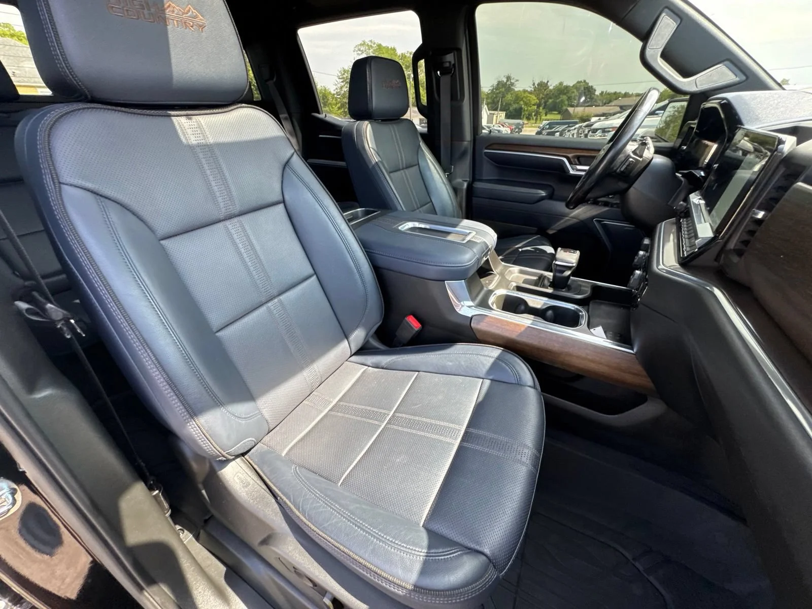 2022 Chevrolet Silverado 1500 High Country - Photo 37