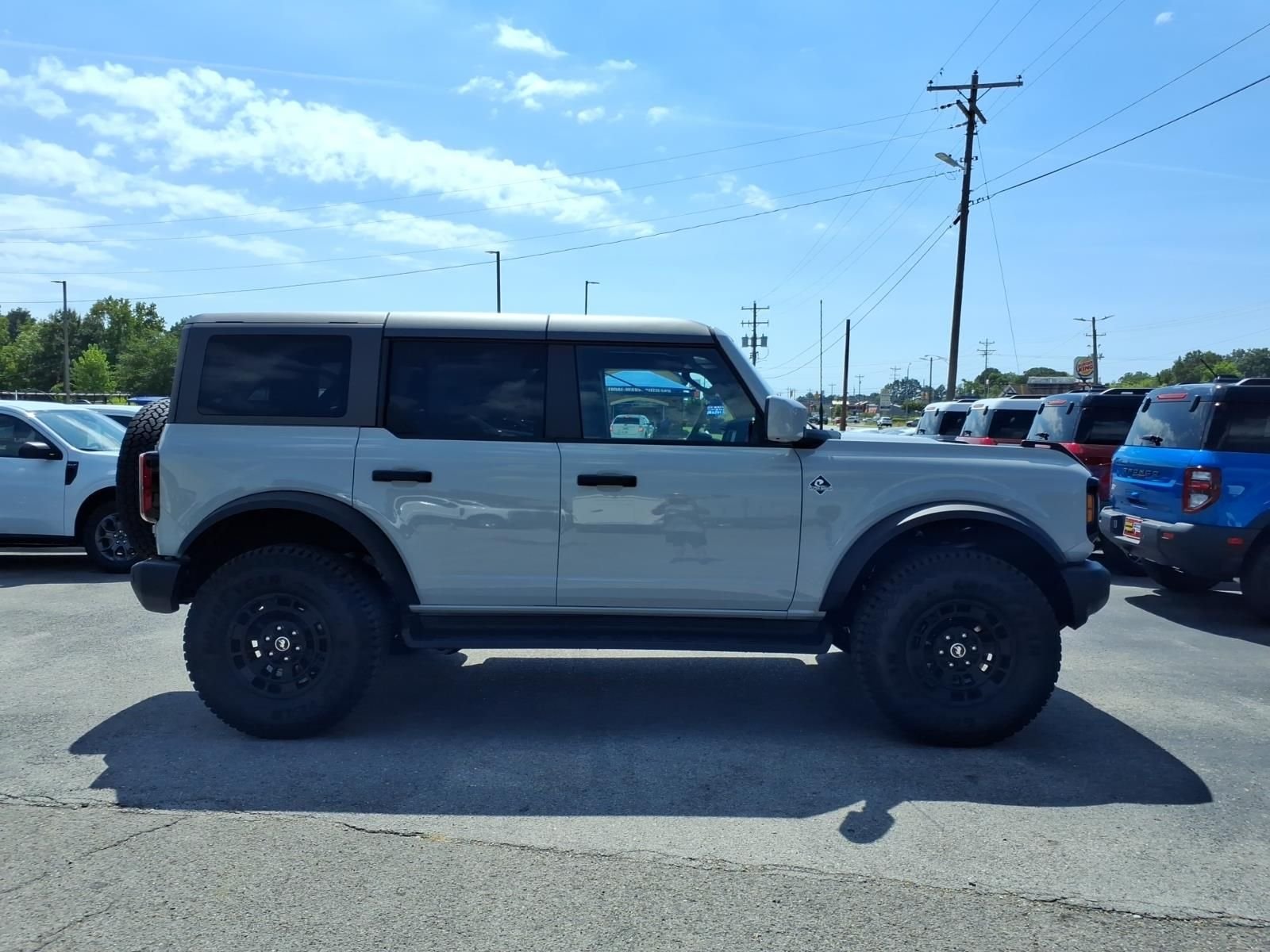 New 2026 Avalanche Gray Ford Outer Banks® image 5