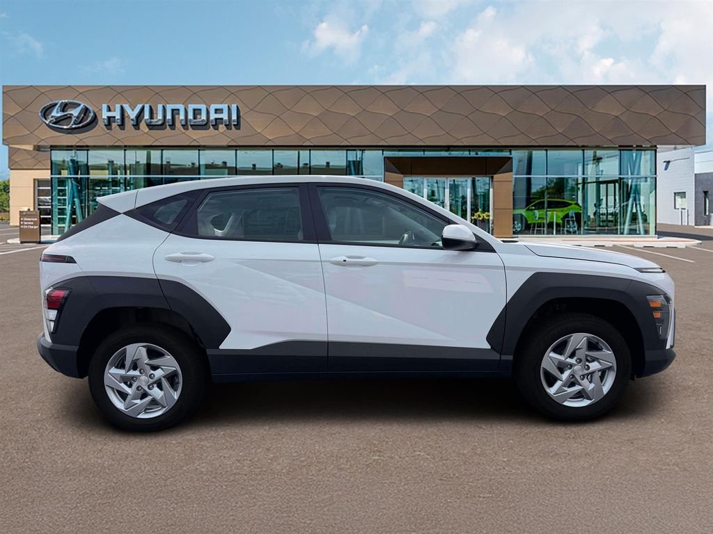 New 2027 White Hyundai SE image 9
