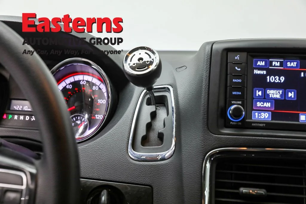 Used 2019 Gray Dodge SE image 13