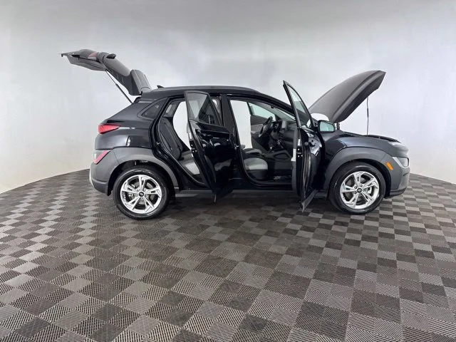 Used 2023 Black Hyundai SEL image 18