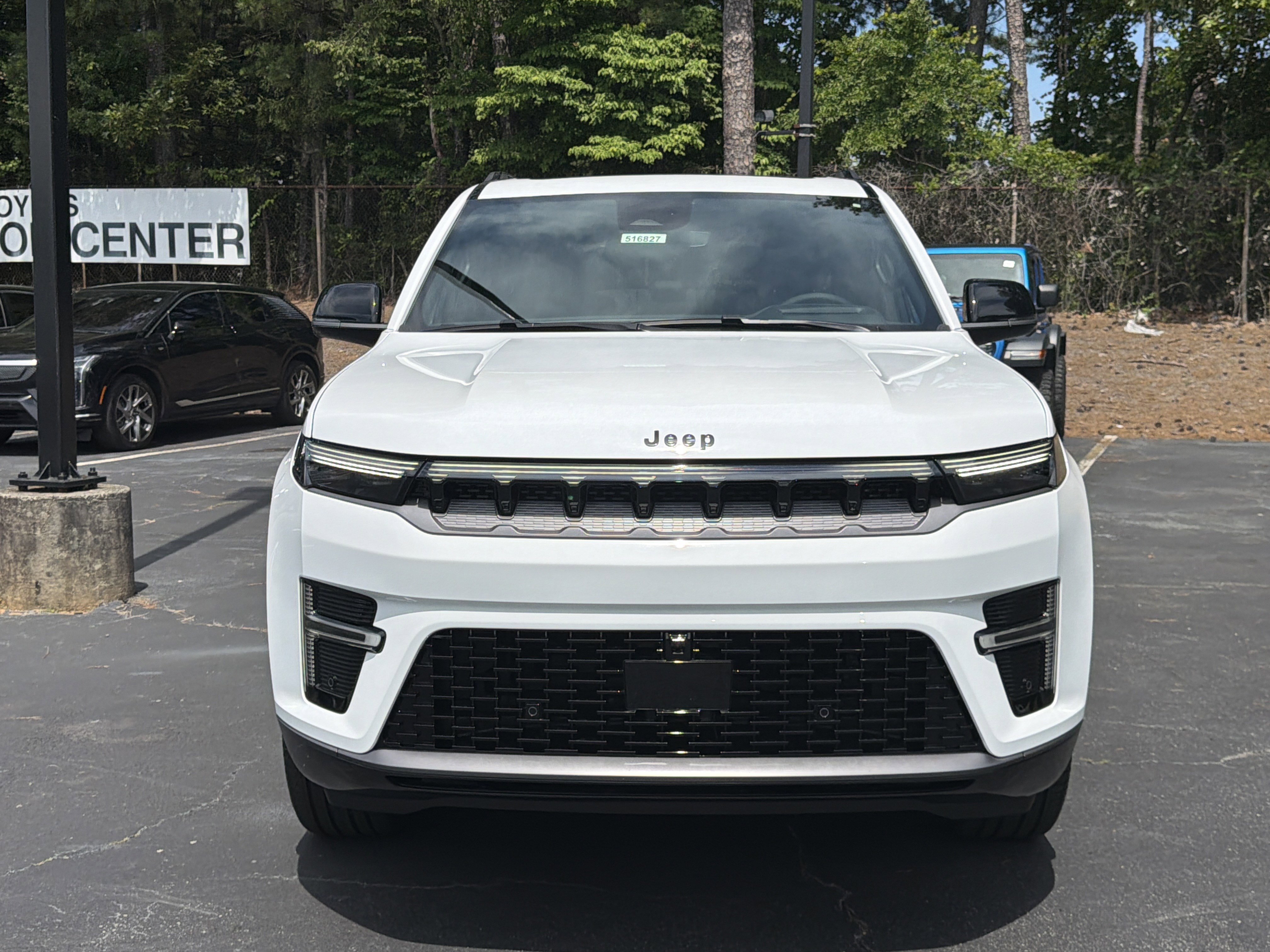 New 2026 Bright White Clear-Coat Exterior Paint Jeep Limited Reserve image 2