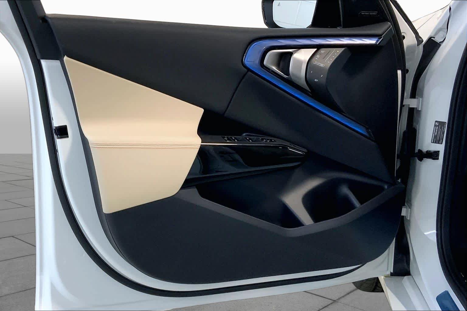 New 2026 Alpine White BMW M50 xDrive image 10