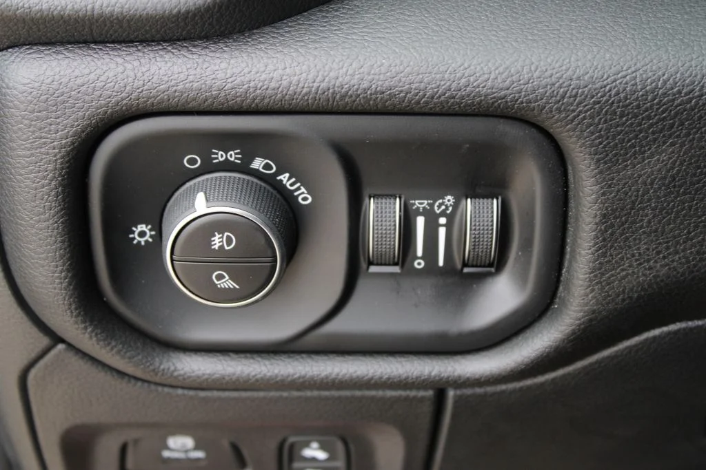 2026 RAM 1500 Rebel - Photo 32