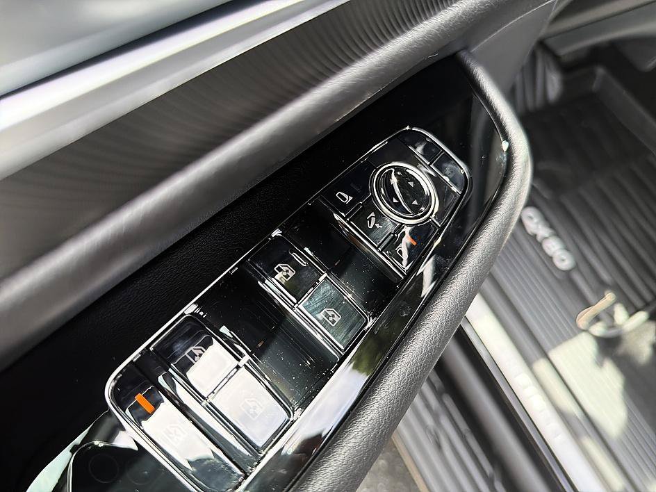 New 2027 BLACK OBSIDIAN INFINITI LUXE image 10