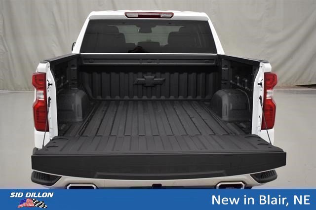 New 2026 Summit White Chevrolet LT image 11